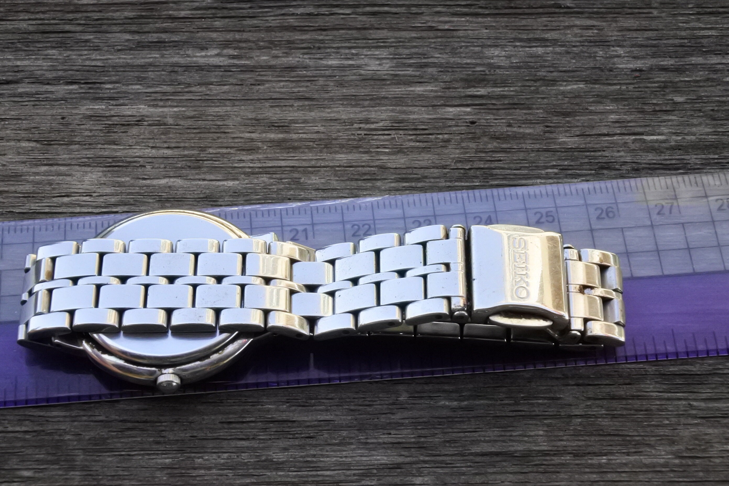 Vintage Seiko 7N01 0BC0 White Dial Unisex Quartz Watch Japan