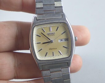 Vintage Seiko Chronos 8123 5240 White Dial Men Quartz Watch Japan