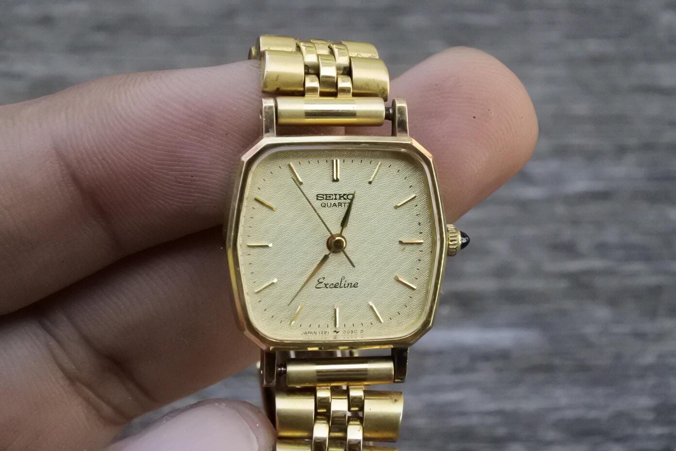 Vintage Seiko Exceline Gold Plated 1221 5010 Textured Dial