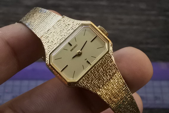 Vintage Seiko Gold Plated 11 3870 Textured Dial Lady Hand Winding