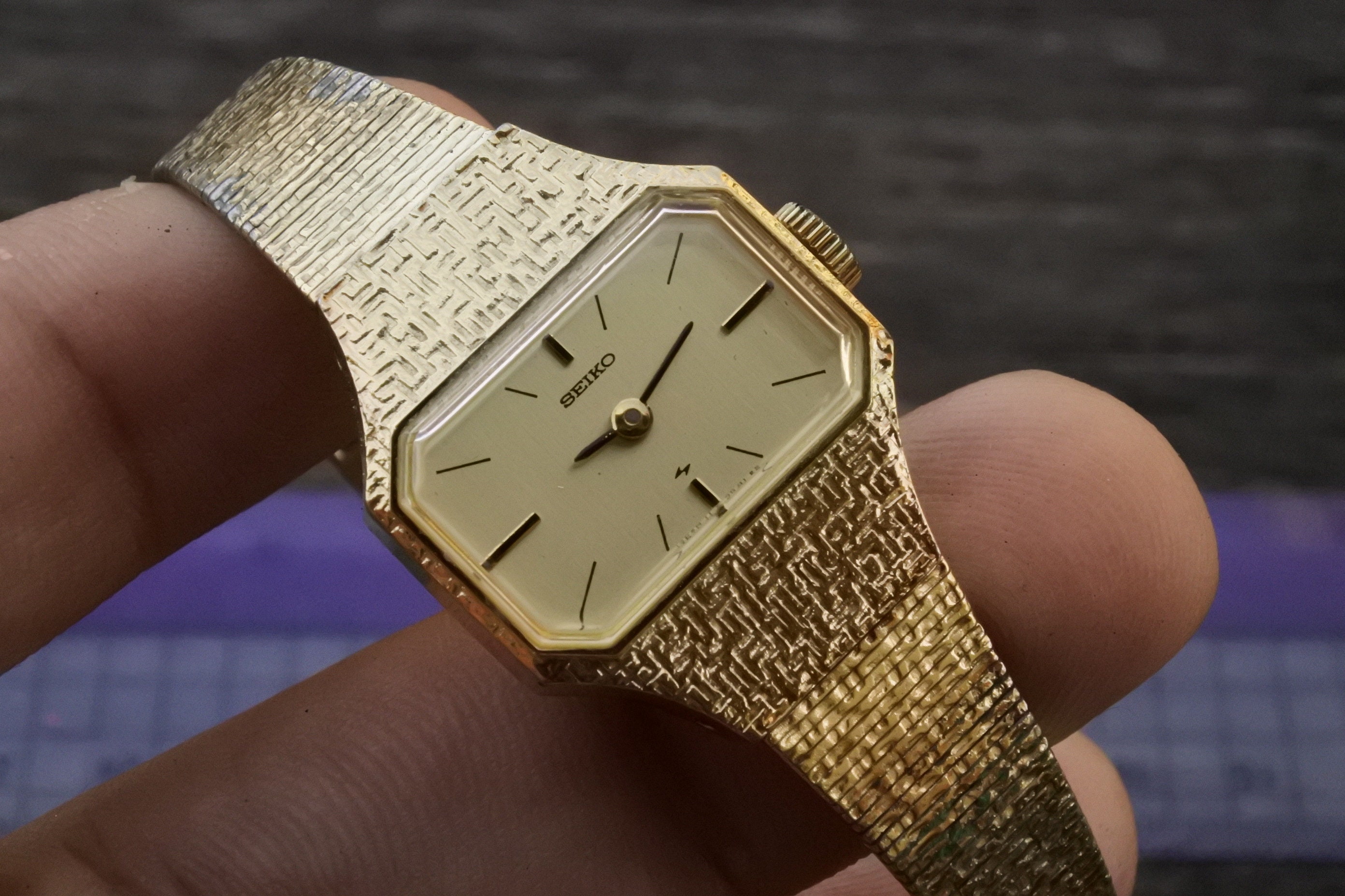 Vintage Seiko Gold Plated 11 3870 Textured Dial Lady Hand Winding