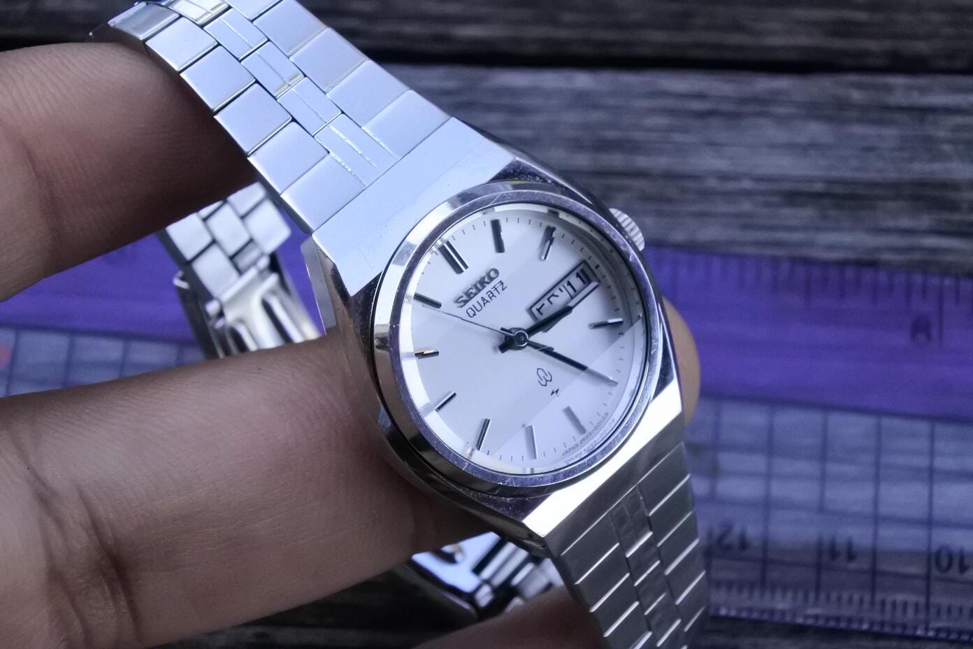 Sieko Watch Womens 26mm Round White Dial Two Tone 6.25\