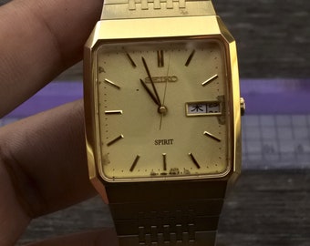 Vintage Seiko Spirit 9533 5030 Yellow Dial Men Quartz Watch Japan