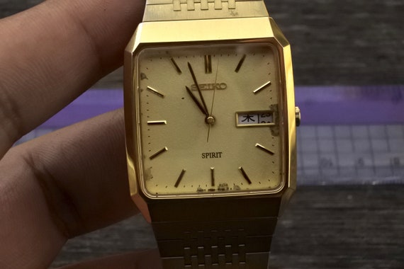 SEIKO セイコー SPIRIT デイデイト 腕時計 9533-5030 Vintage Seiko Spirit 9533 5030 Yellow Dial Men Quartz Watch Japan