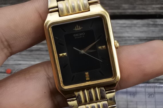 Vintage Seiko V701 5J00 Black Dial Men Quartz Watch Japan Square