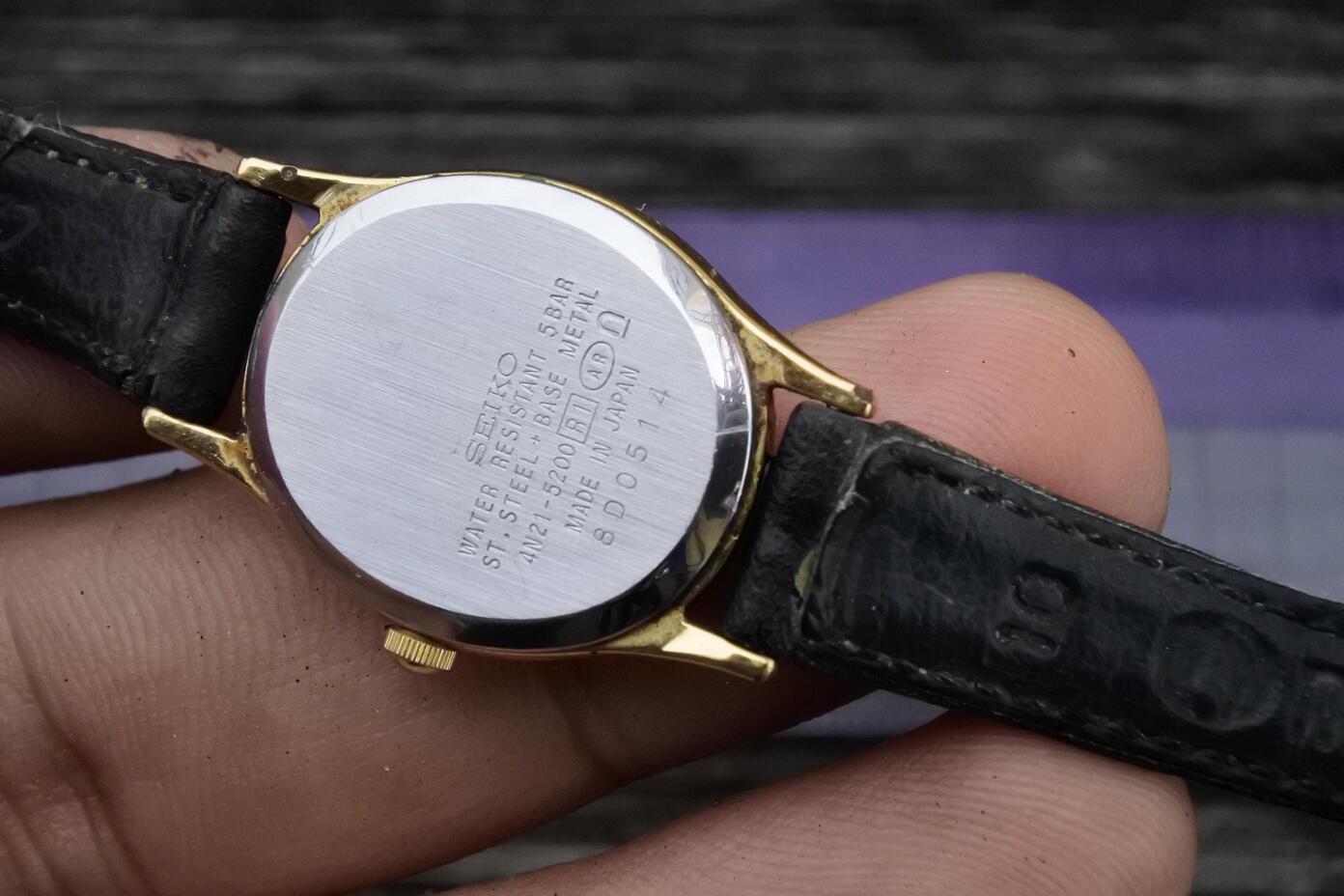 SEIKO セイコー 4N21-0511 ヴィンテージ クォーツ 腕時計 Yahoo!オークション -「seiko 4n21」(セイコー) (さ行)の落札