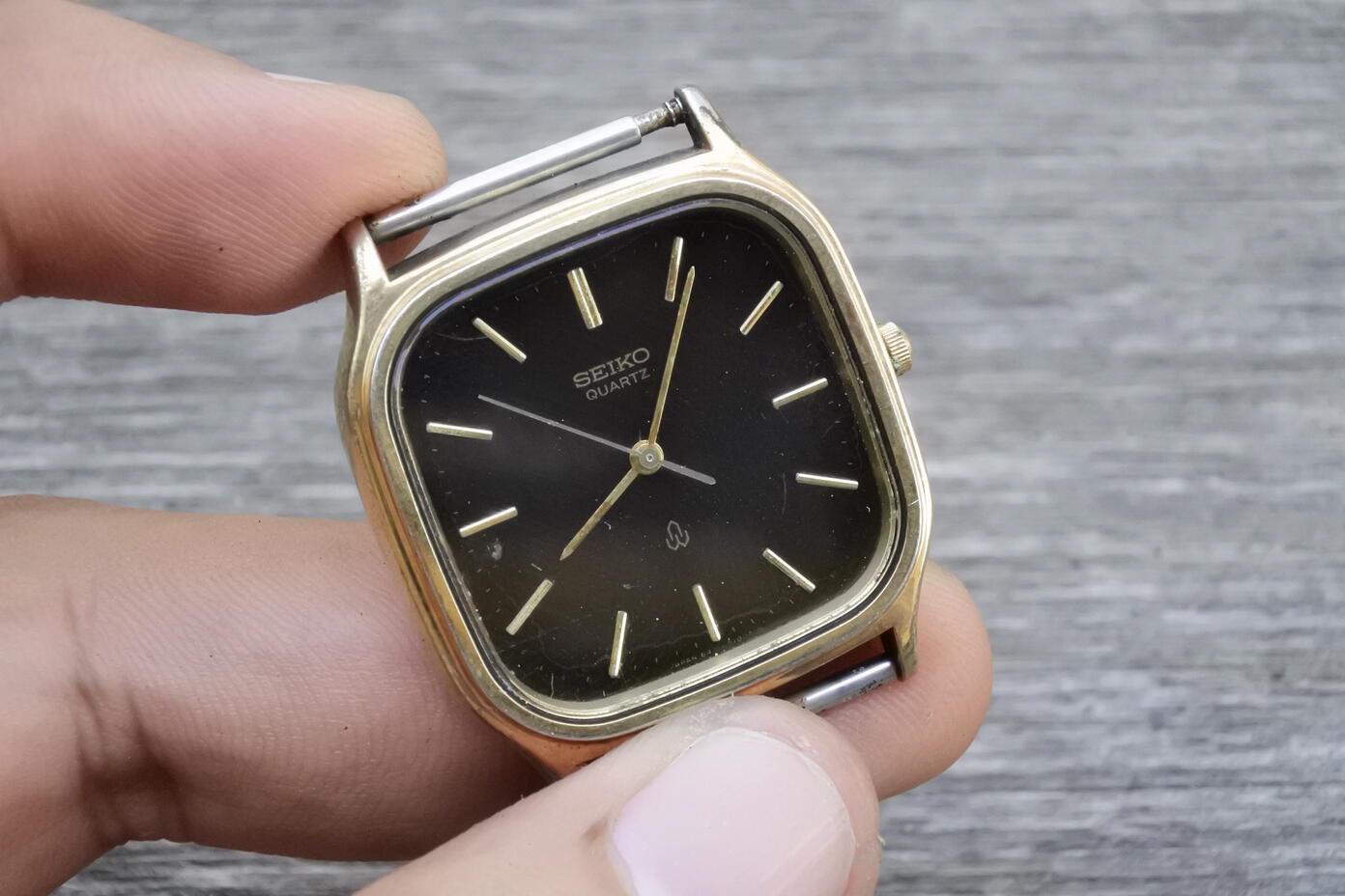 Vintage Seiko Gold Plated 6431 5050 Dress Men Quartz Watch Japan