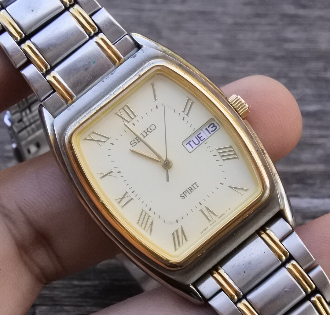 Vintage Seiko Spirit 7N33 5A50 Roman Numeral Dial Men Quartz Watch