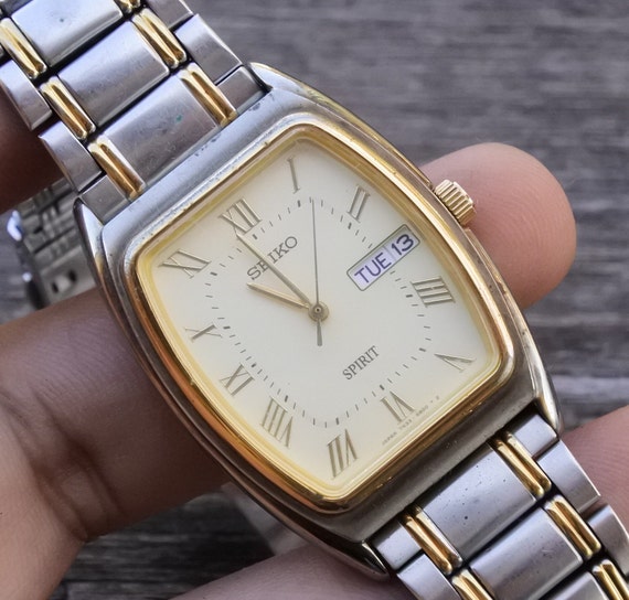 Vintage Seiko Spirit 7N33 5A50 Roman Numeral Dial Men Quartz Watch