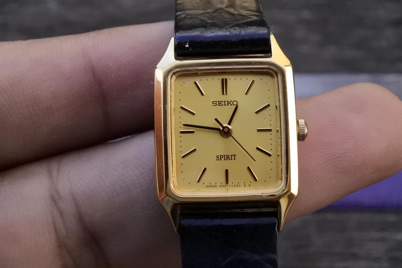 Vintage Seiko Spirit 4N21 5190 Yellow Dial Lady Quartz Watch Japan