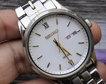 Vintage Seiko Solar V158 0AW0 Roman Numeral Dial Men Quartz Watch