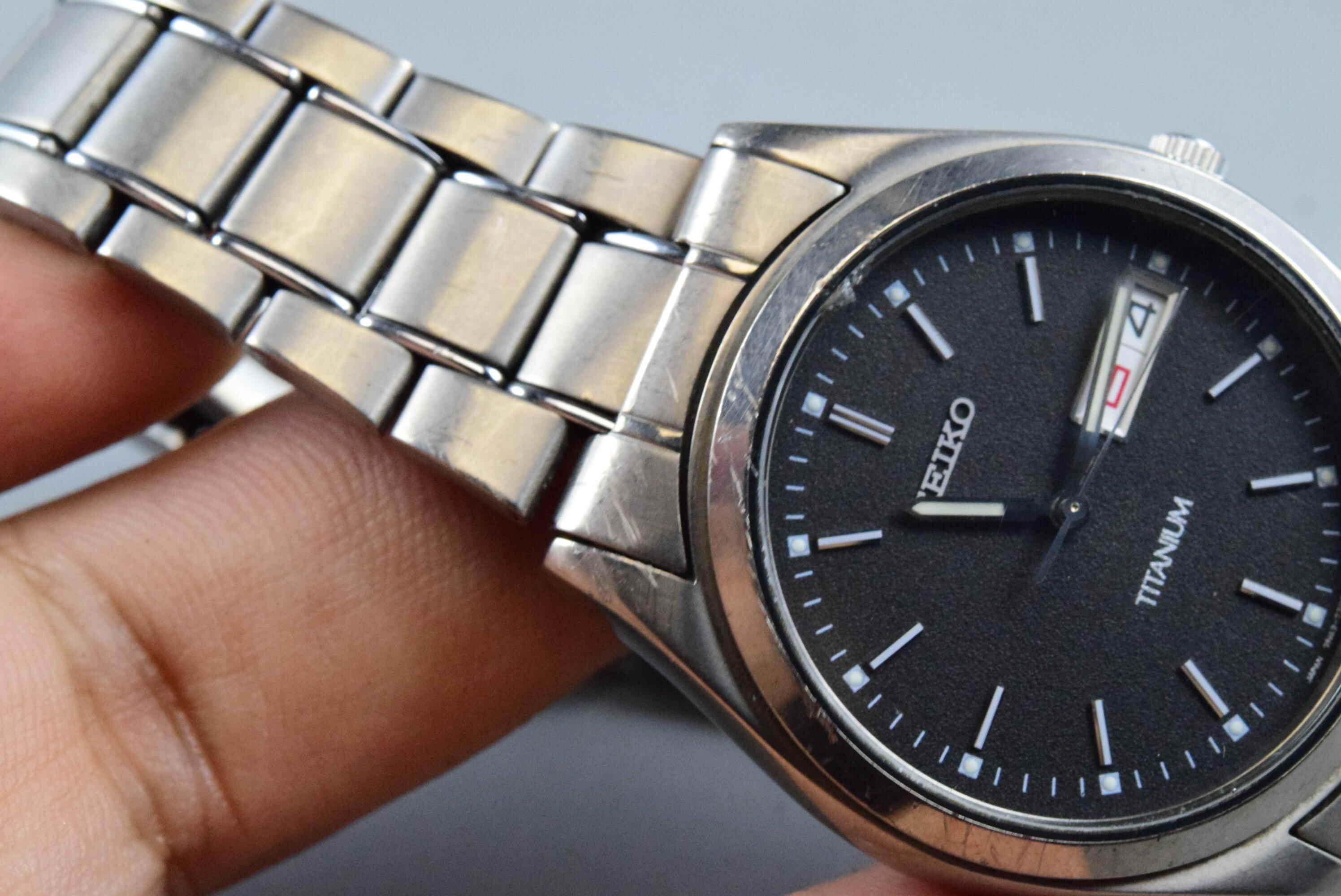 Vintage Seiko 7N43 9090 Black Dial Men Quartz Watch Japan JDM