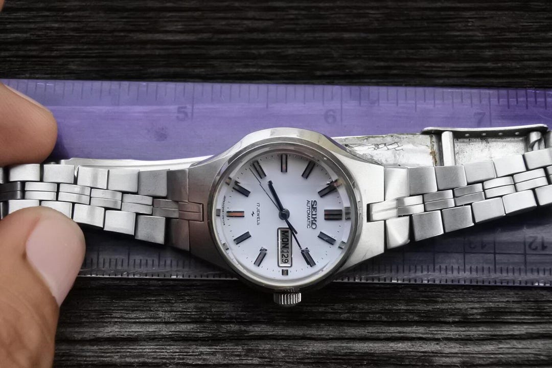 Vintage Seiko 2206 0560 Roman Numeral Dial Lady Automatic Japan