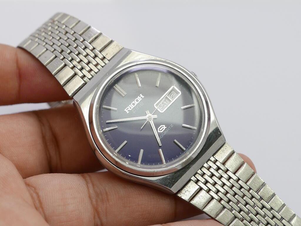 Vintage RICOH FINE REQUARTZ Blue Dial Men Quartz Watch Japan Round