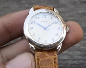 稼働品 セイコー　ノイエ　SEIKO NOIE 腕時計1F21-0050 SEIKO】セイコー Noie ノイエ 1F21-0050 レディース クォーツ