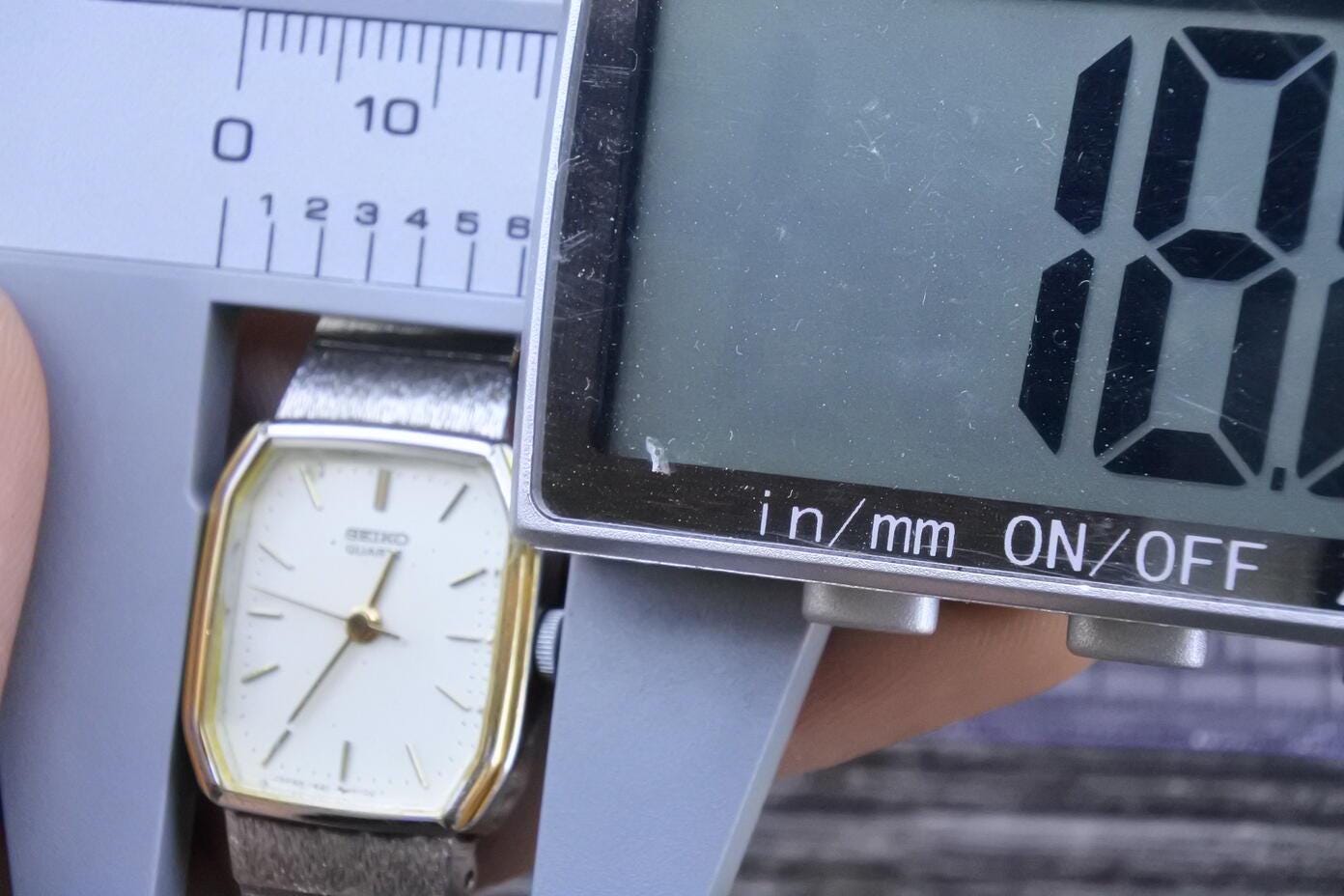 Vintage Seiko Gold Plate 1421 5640 White Dial Lady Quartz Watch 