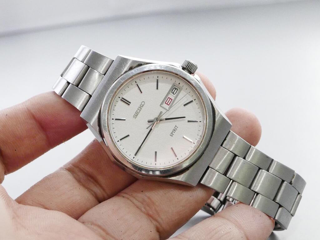 Vintage Seiko Spirit 7N93 7000 White Dial Men Quartz Watch Japan