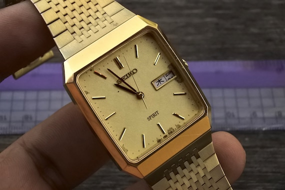 ♪【美品】SEIKO■メンズ時計■SPIRIT■ゴールド■文字盤白■908 ♪ 楽天市場】セイコー SEIKO スピリット メンズ 腕時計 5E31-5B60
