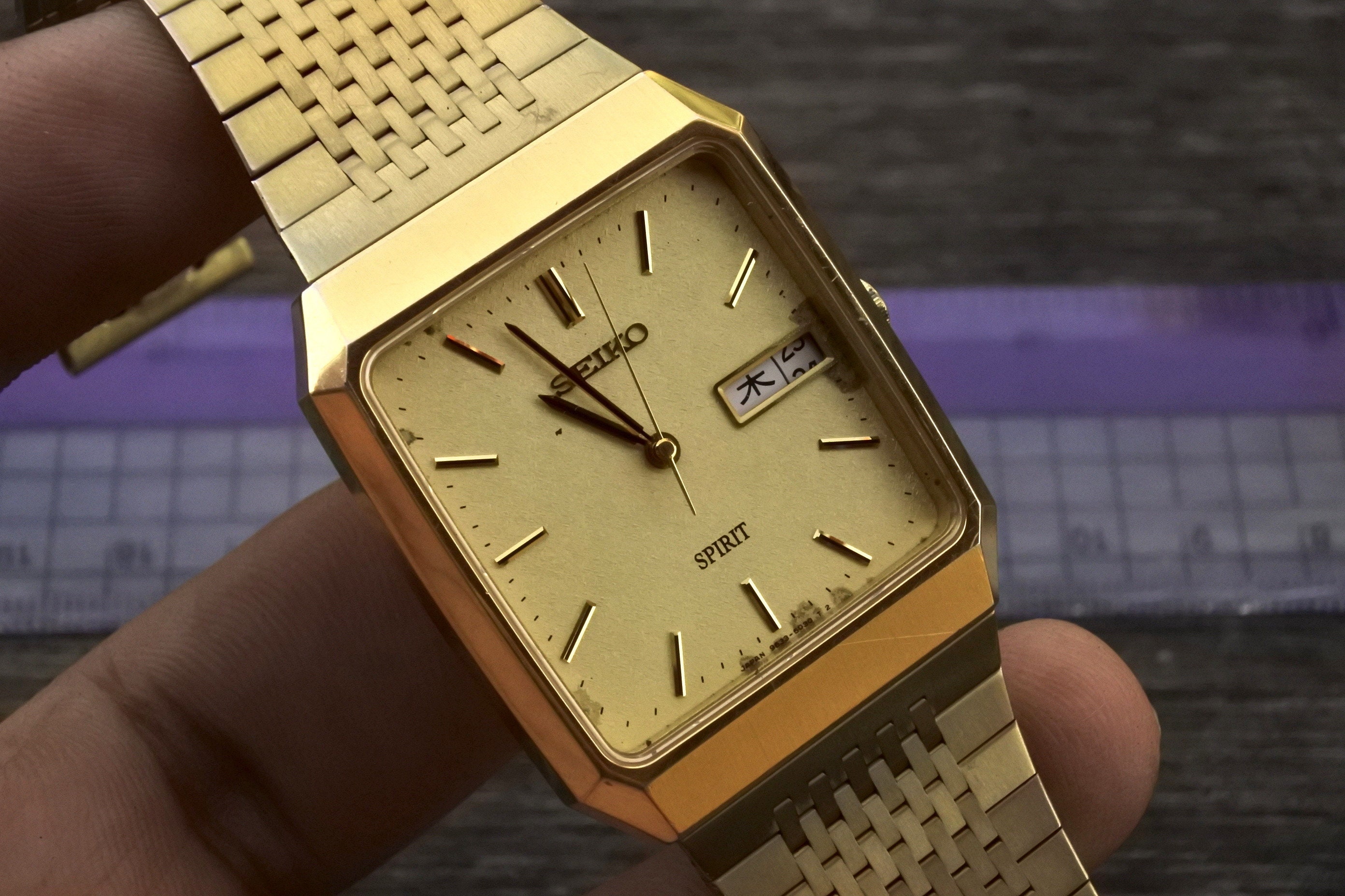 Vintage Seiko Spirit 9533 5030 Yellow Dial Men Quartz Watch