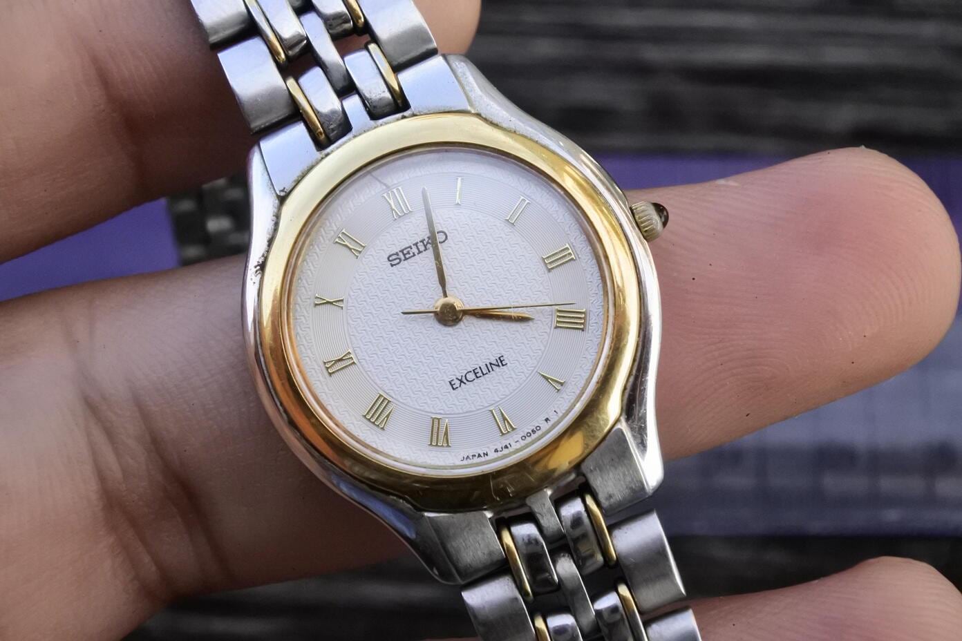 セイコーSEIKO EXCELINE3F31−0030ゴールド/シルバー 時計