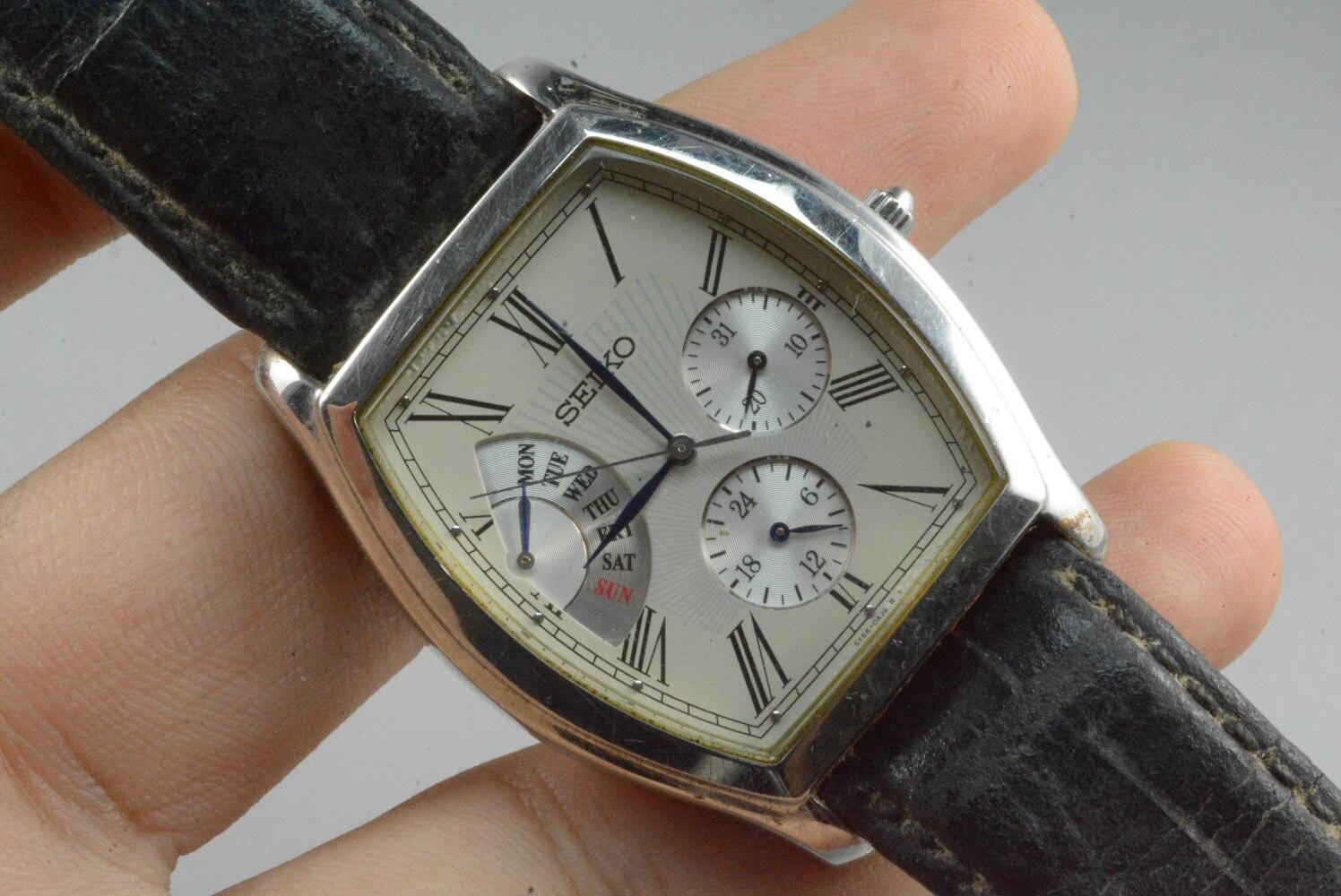 Vintage Seiko 5Y66 0AF0 Roman Numeric Dial Men Quartz Watch Japan