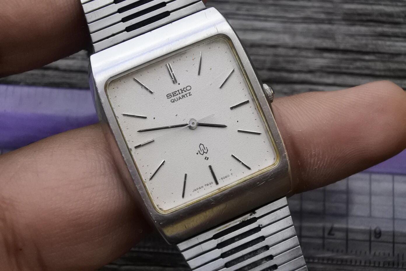 Vintage Seiko 7830 5050 White Dial Men Quartz Watch Japan Cushion 