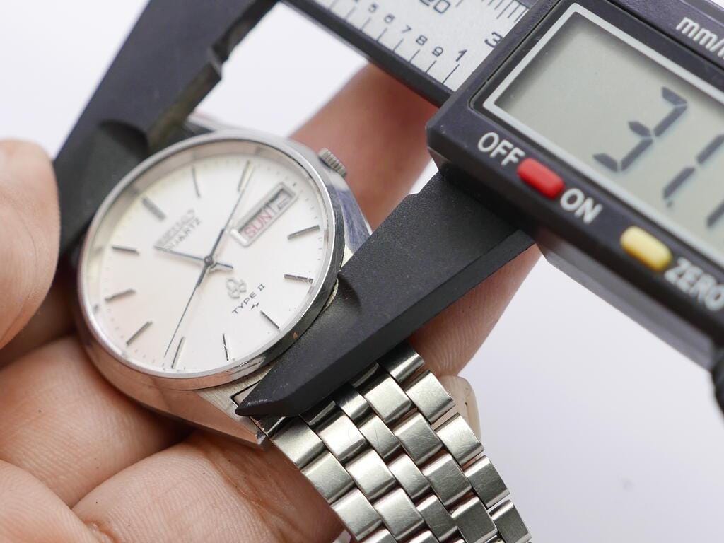Vintage Seiko Type II 7123 7110 White Dial Men Quartz Watch