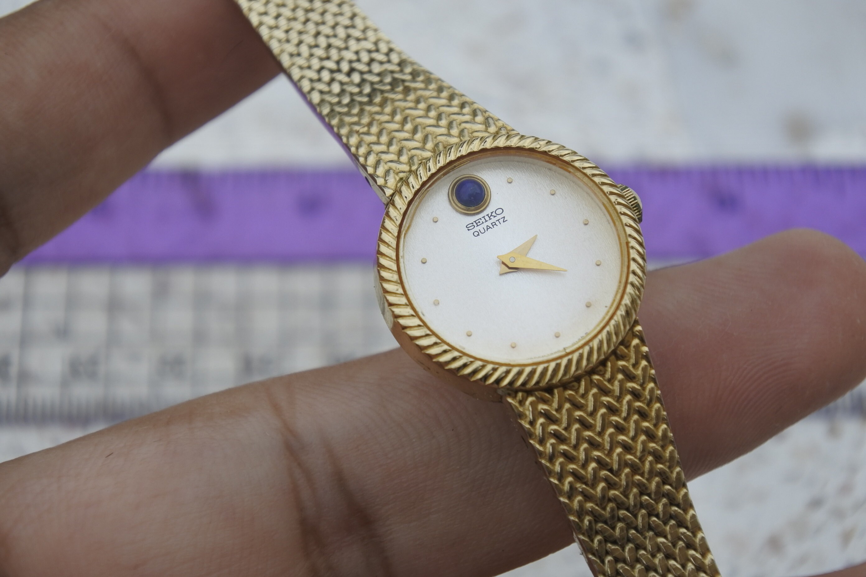 Vintage Seiko Gold Plated 1220 0020 White Dial Lady Quartz Wrist