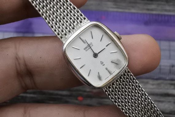 Vintage Seiko 43 3220 Textured Dial Lady Quartz Watch Japan
