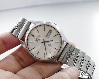 Vintage Seiko Chronos 5H23 6B70 White Dial Men Quartz Watch Japan