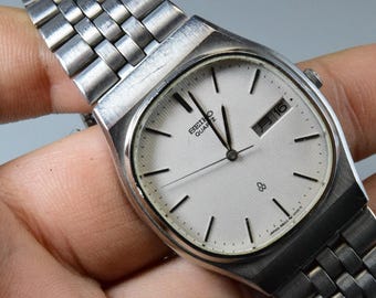 Vintage Seiko 5933 5040 Textured Dial Men Quartz Wristwatch Japan