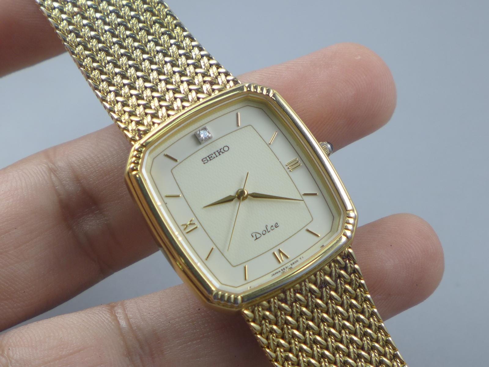 Vintage Seiko Dolce 5E31 5A90 Roman Numeric Dial Lady Quartz Watch