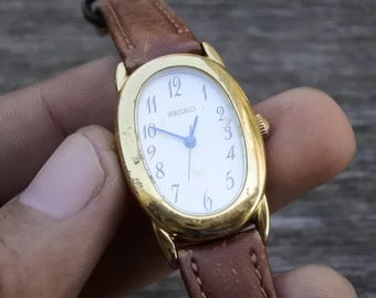 Vintage Seiko N 1F21 5B70 White Dial Lady Quartz Watch Japan