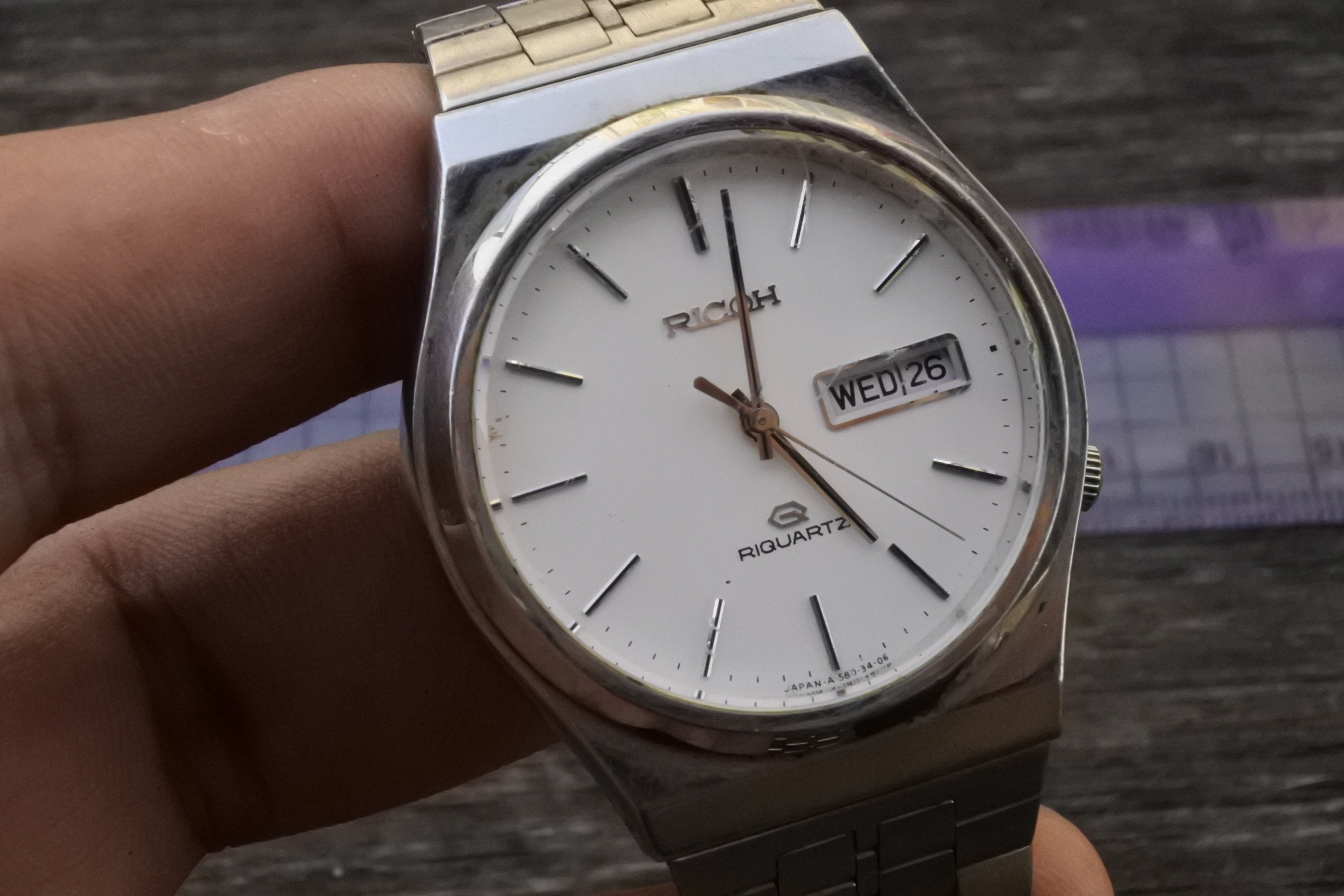 Vintage Ricoh Riquartz KANJI DATE White Dial Men Quartz Watch