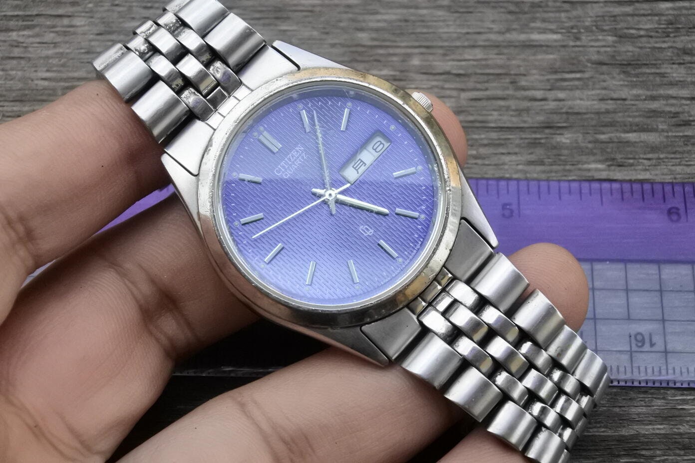 Vintage Citizen KANJI DATE Blue Dial Men Quartz Watch Japan