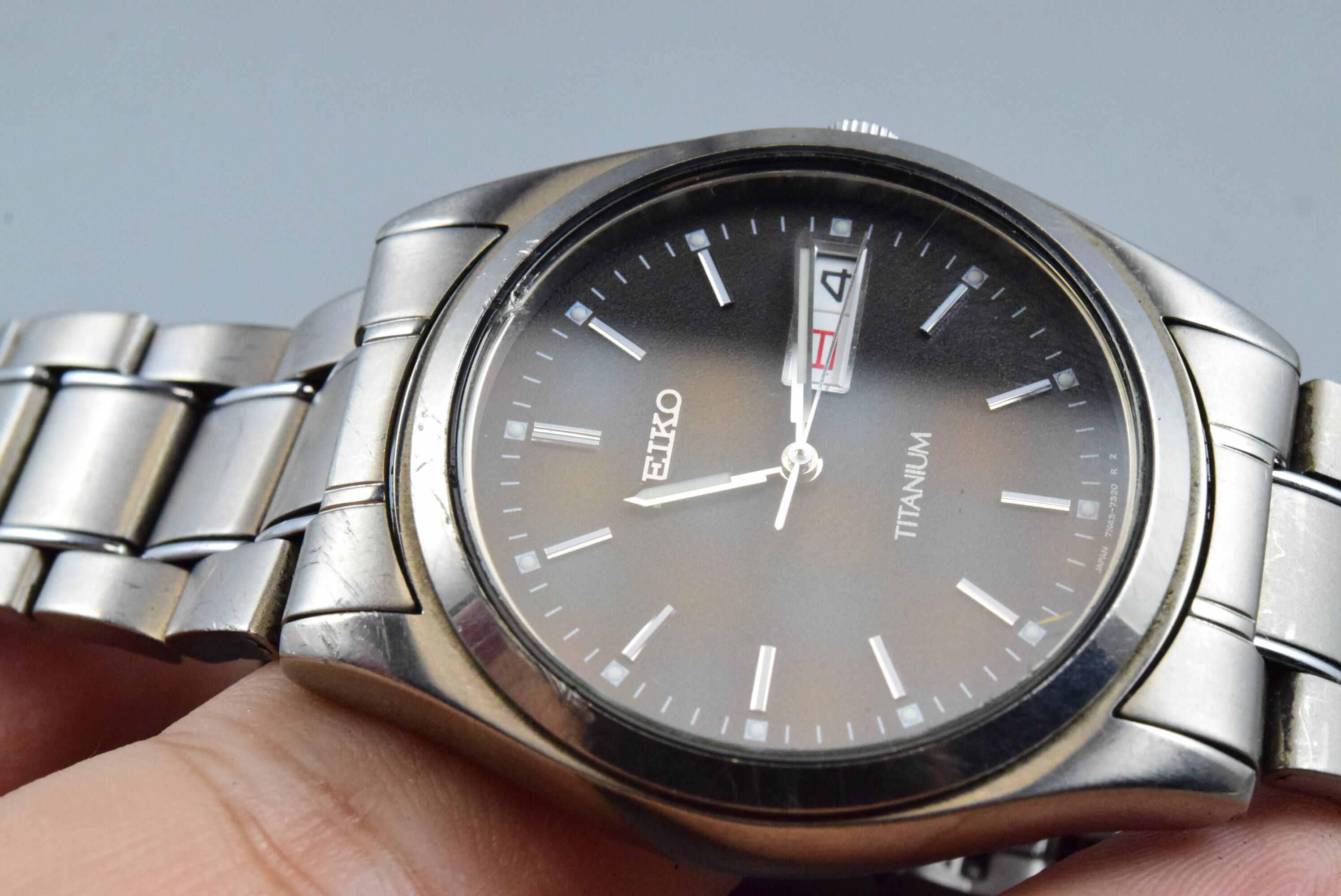 Vintage Seiko 7N43 9090 Black Dial Men Quartz Watch Japan JDM