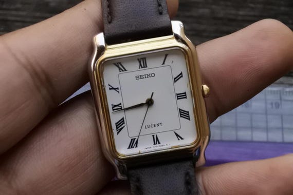 Vintage Seiko Lucent 7N01 5200 Roman Numeric Dial Men Quartz Watch