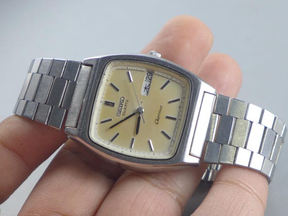 Vintage Seiko Chronos 8123 5240 White Dial Men Quartz Watch Japan