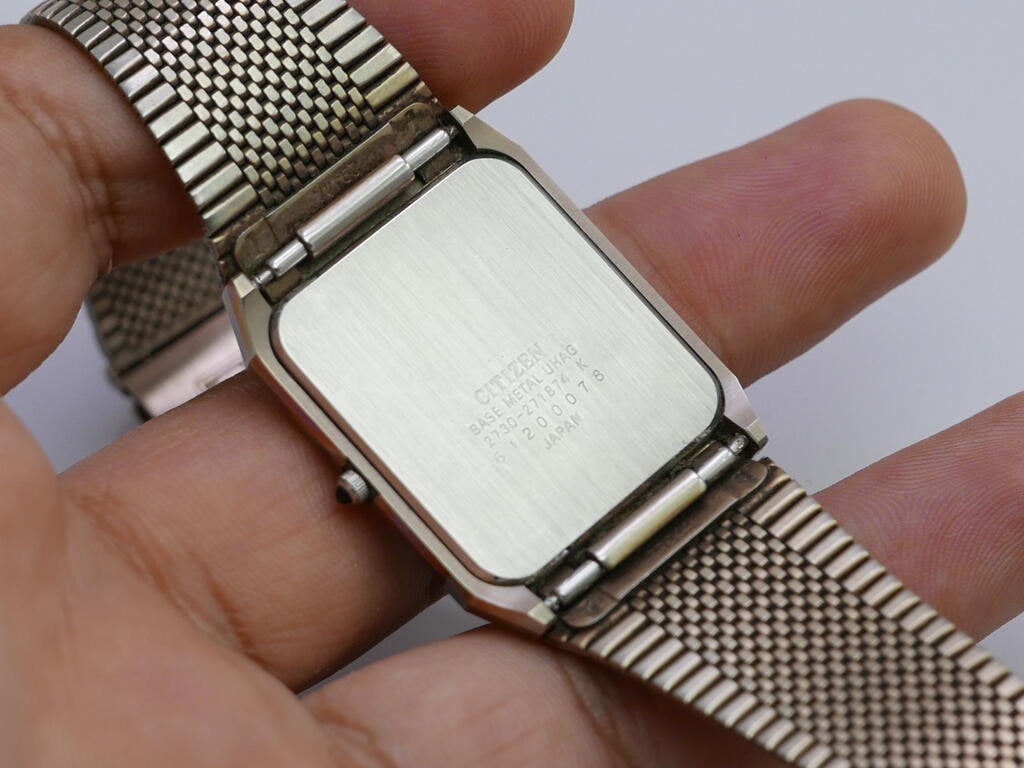 【稼働品】シチズン エクシード UHAG 超硬合金 ヴィンテージ クォーツ ヴィンテージ シチズン エクシード UHAG 超硬合金 ゴールド (窒化