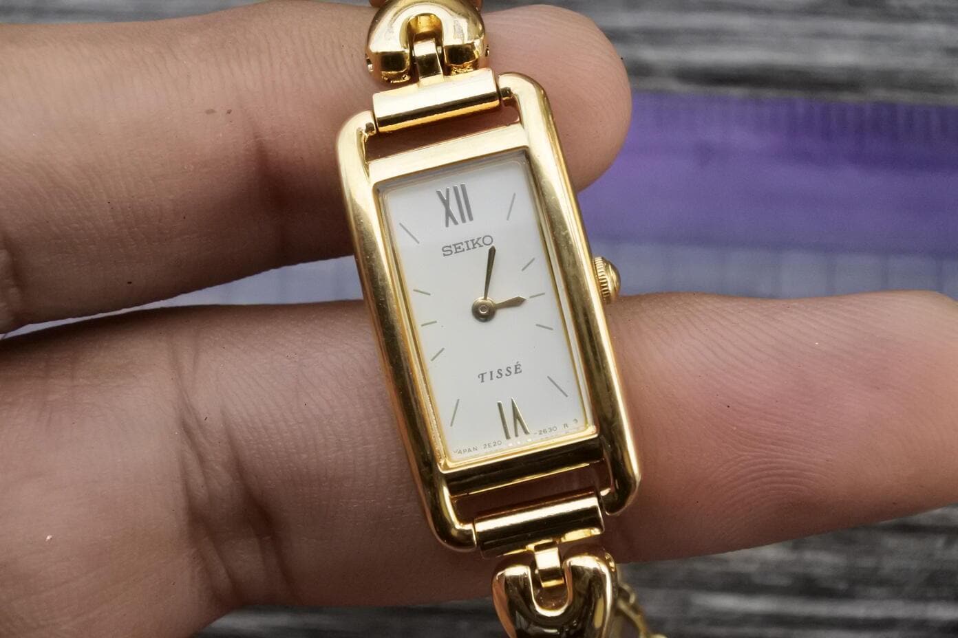 Vintage Seiko Gold Plated 2E20 7120 Roman Numeral Dial Lady Quartz