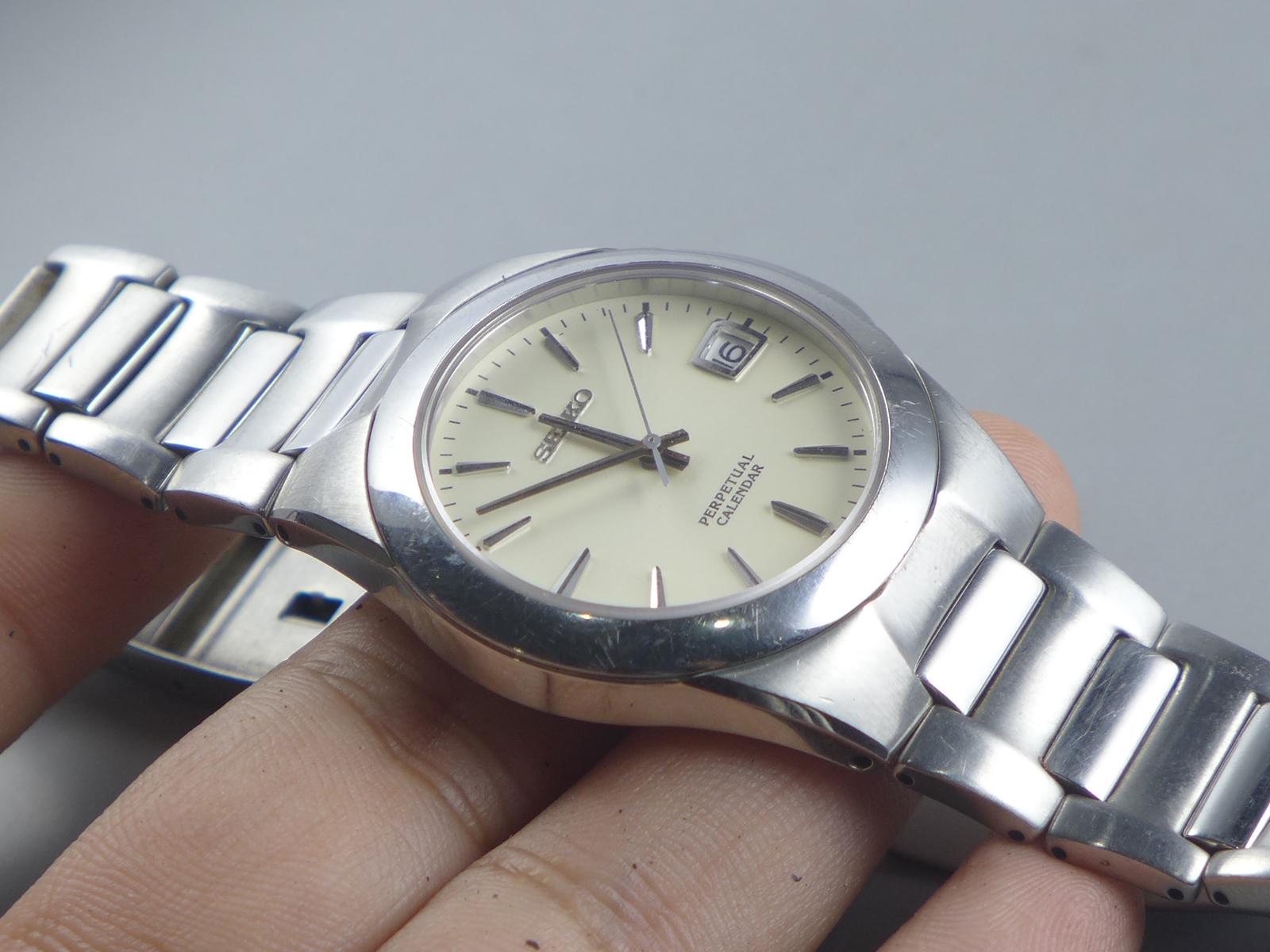 Vintage Seiko Perpetual Calendar 8F32 0130 Integrated Bracelet Men
