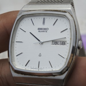 Vintage Seiko 5933 5040 Textured Dial Men Quartz Wristwatch Japan