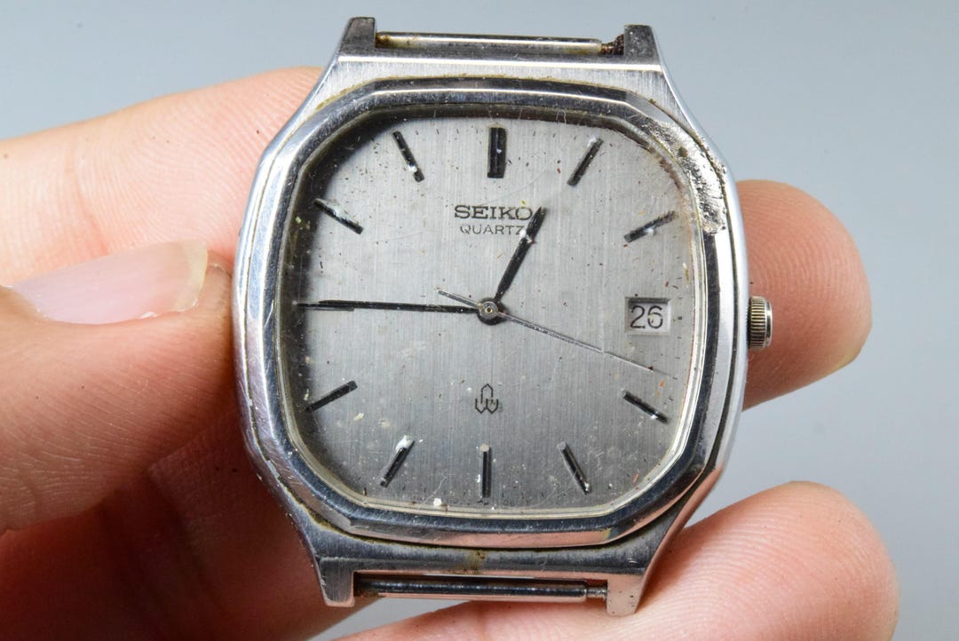 Vintage Seiko 5932 5030 Gray Dial Men Quartz Dress Watch Japan JDM
