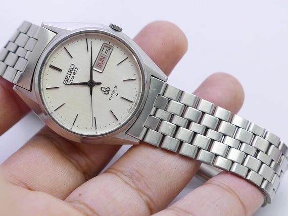 Vintage Seiko Type II 7123 7110 White Dial Men Quartz Watch Japan