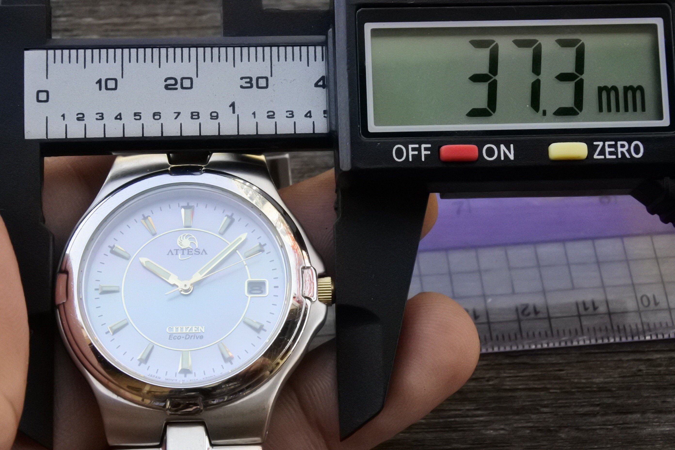 CITIZEN アテッサ　Eco-Drive Vintage Citizen Atteza Eco Drive Peal Dial Men Quartz Watch Japan