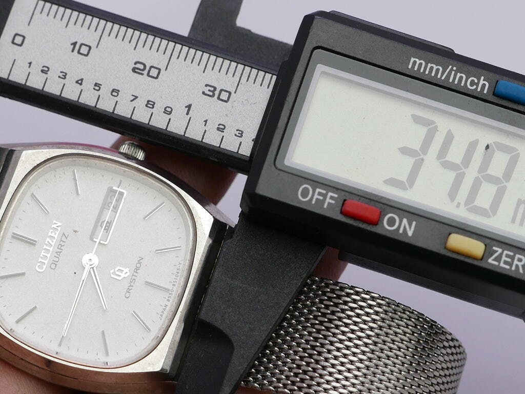 Vintage Citizen Crystron KANJI DATE White Dial Men Quartz Watch