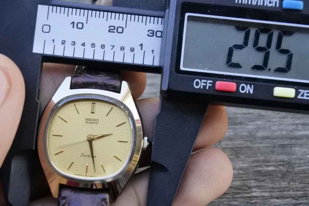 Vintage Seiko 1421 5250 NSAG Super Hard Alloy Case. Men Quartz