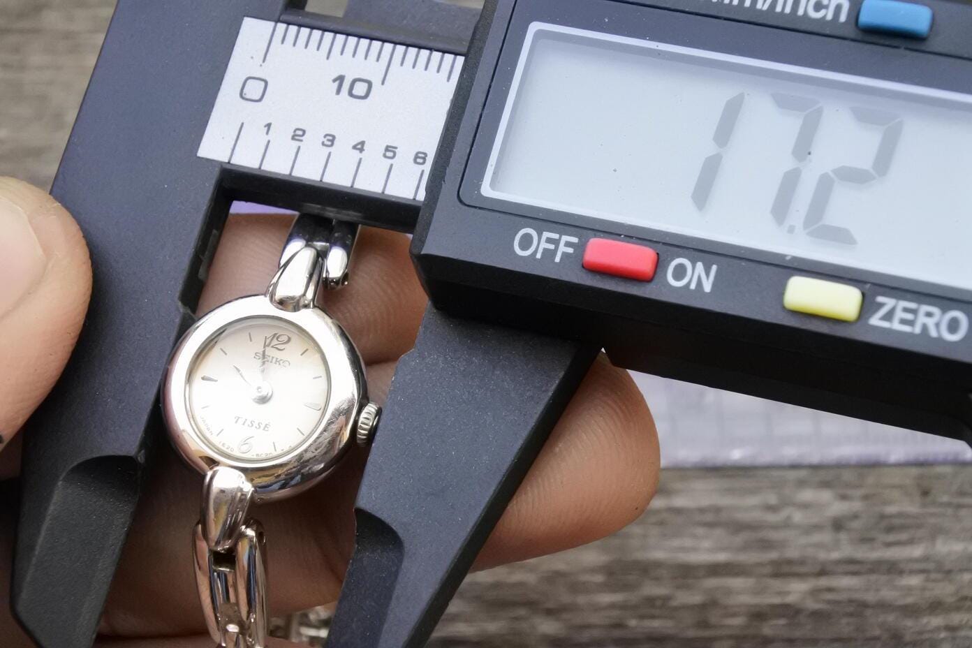 Vintage Seiko Tisse 1E20 2A20 Integrated Bracelet Lady Quartz