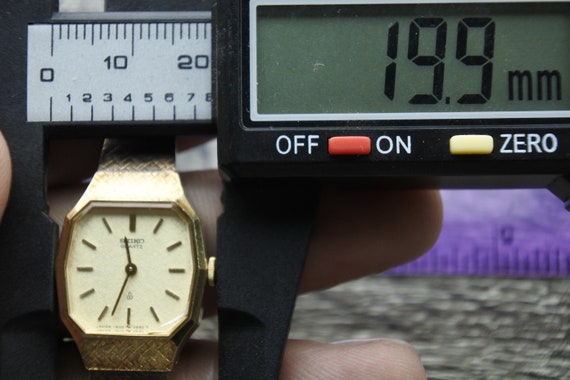 Vintage Seiko Gold Plated 1400 5420 Textured Dial Lady Quartz