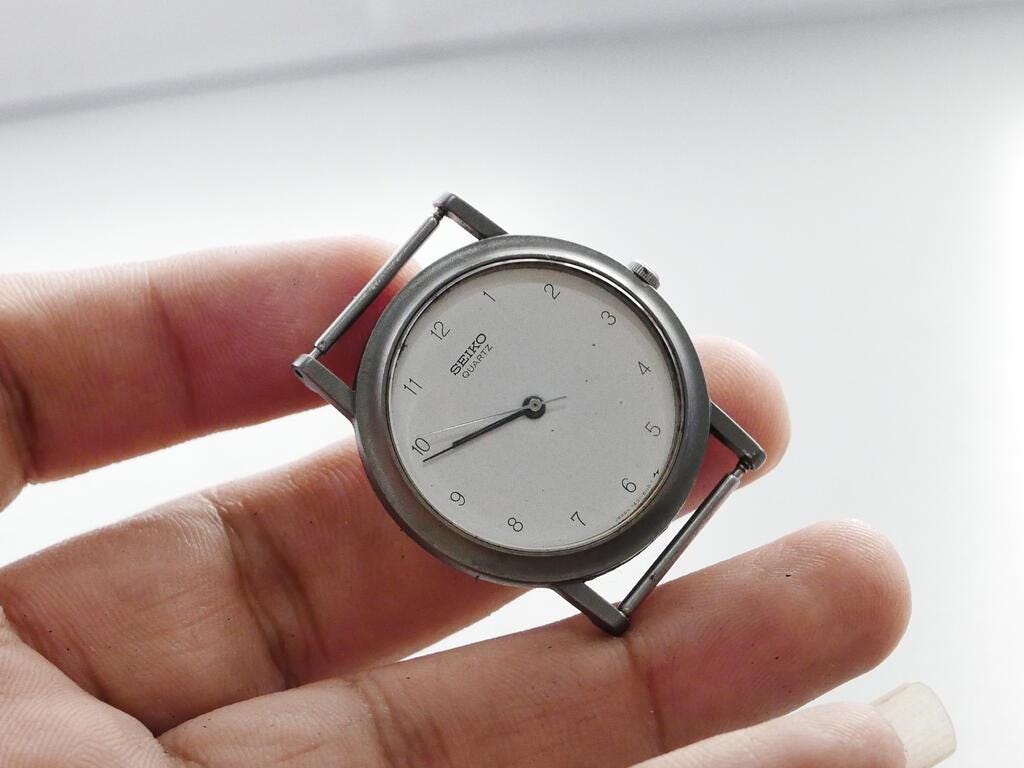 【希少】SEIKOシャリオ 7431-6100 80年代ヴィンテージ クォーツ Vintage Seiko Titanium Case 7431 6100 White Dial Lady Quartz Watch